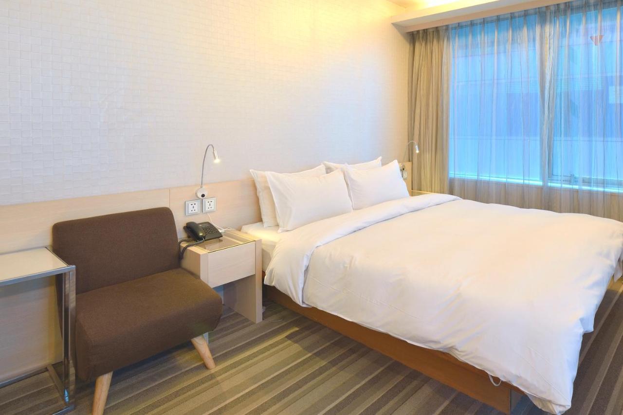Yomi Hotel - Shuanglian Mrt Taipei Exterior photo