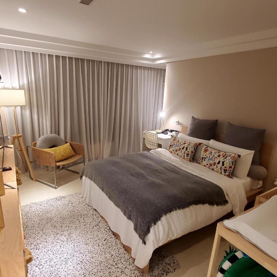 Yomi Hotel - Shuanglian Mrt Taipei Exterior photo