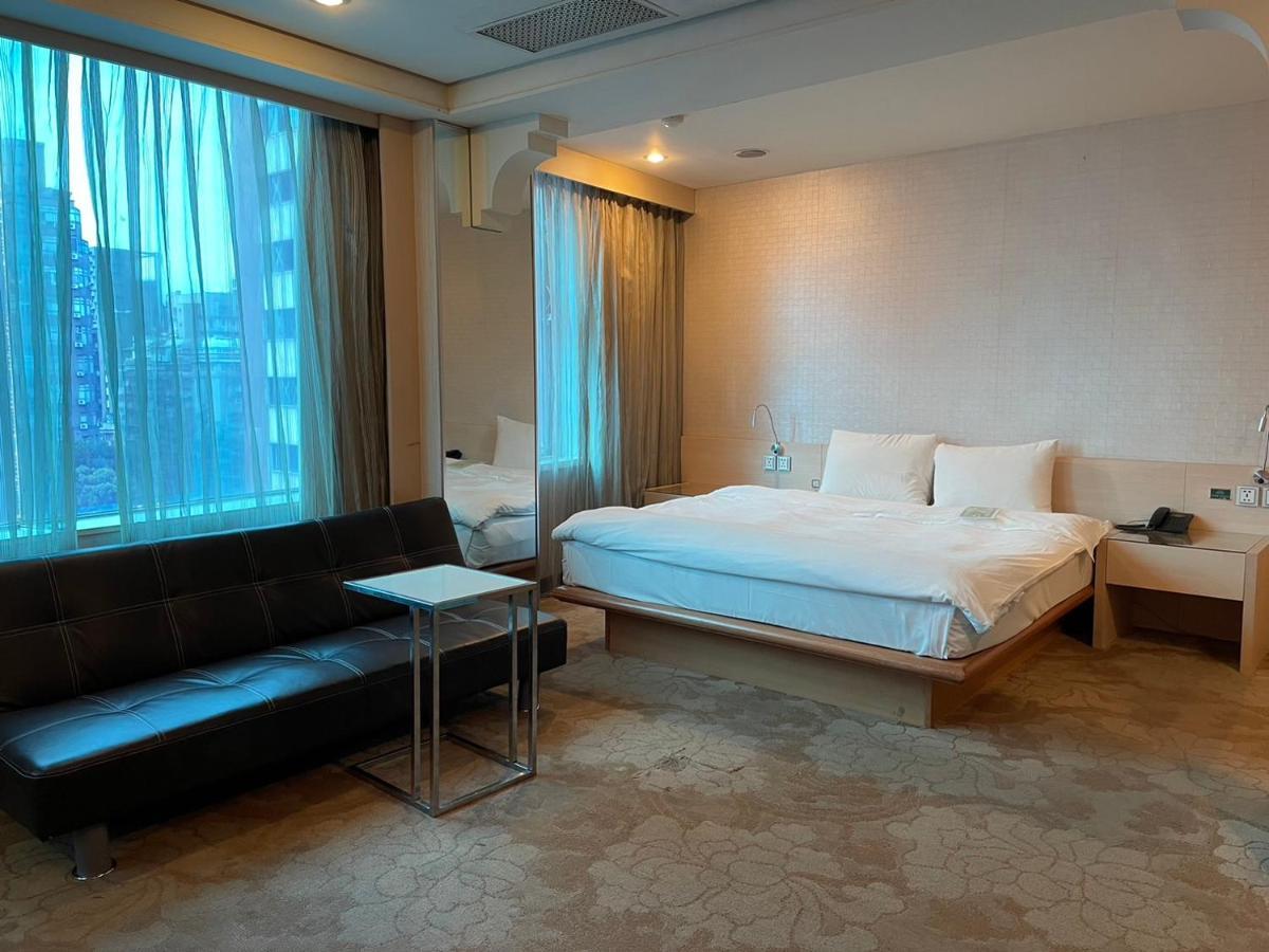 Yomi Hotel - Shuanglian Mrt Taipei Exterior photo